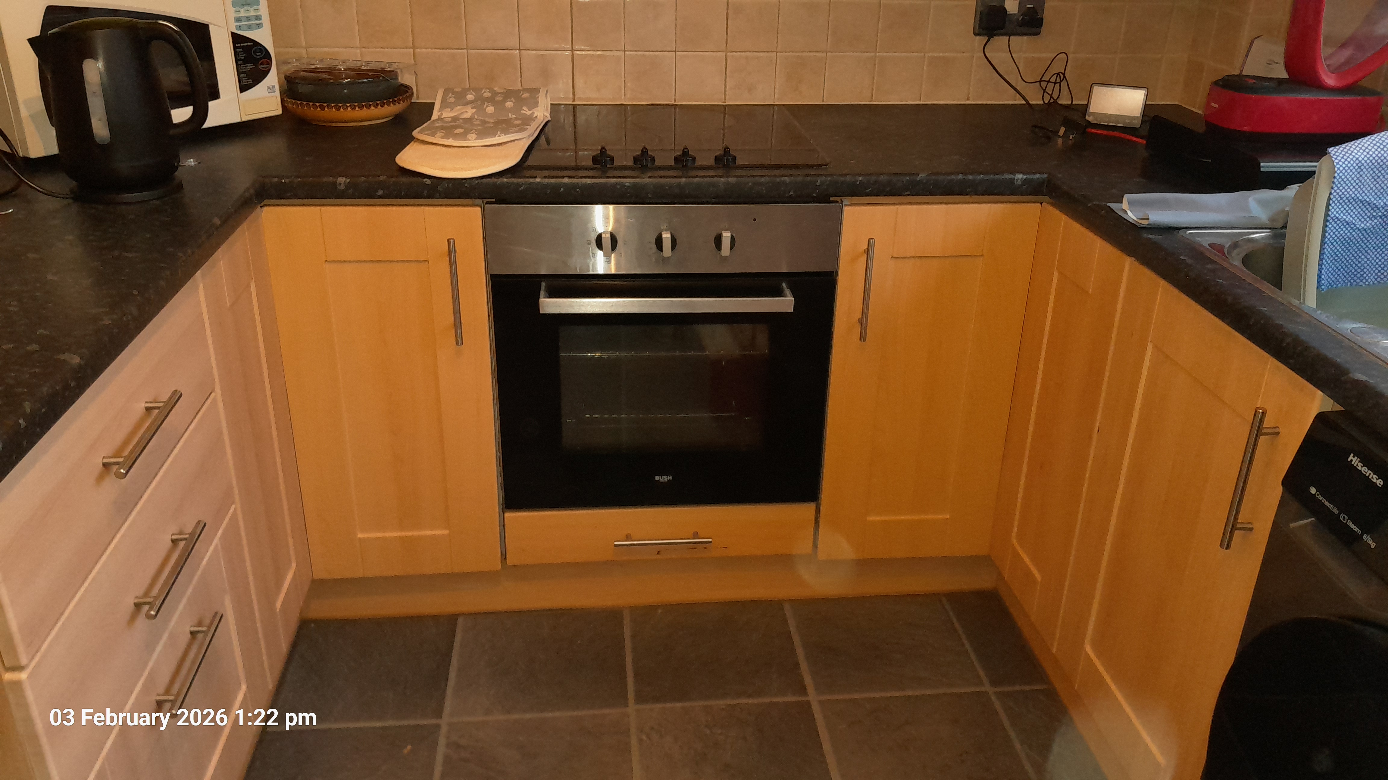 Real customer kitchen with beech Wessex shaker kitchen doors in a classic natural finish