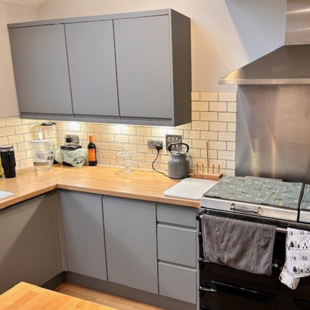 Super Matt Dust Grey Handleless Knebworth Kitchen Doors in a Real Customer Kitchen